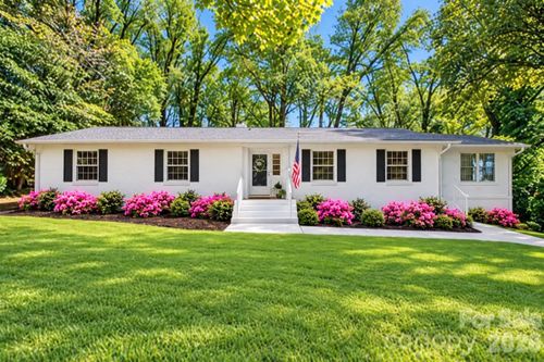 7400 Oakwood Ln, Charlotte, NC, 28215-3624 | Card Image