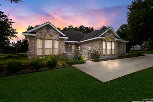 228 Fawn Ln, Floresville, TX, 78114-6279 | Card Image