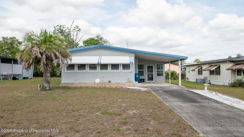 8239 Modena Ave, BROOKSVILLE, FL, 34613-5814 | Card Image
