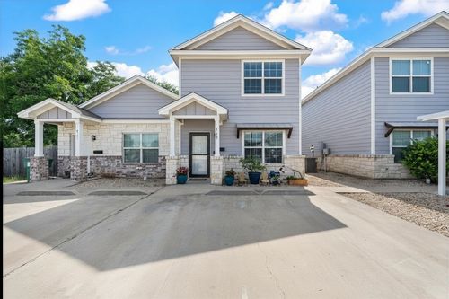 713 Park St, McGregor, TX, 76657-1612 | Card Image