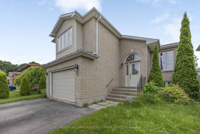 13 Wice Rd, House other with 3 bedrooms, 2 bathrooms and 2 parking in Barrie ON | Image 2