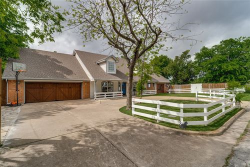 5609 Tulane Ave, River Oaks, TX, 76114-2562 | Card Image