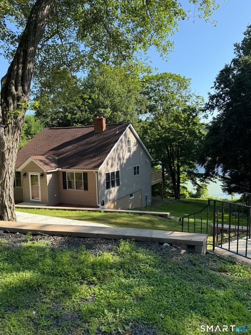 326 Lake Shore Dr, Middlebury, CT, 06762-3433 | Card Image