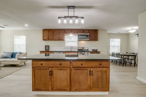 1320 Wayne St, Haltom City, TX, 76117-5829 | Card Image