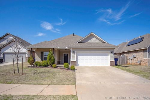 8921 Nw 129th St, Oklahoma City, OK, 73142-3318 | Card Image