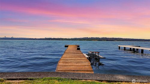 409 5th Ave W, Kirkland, WA, 98033-5323 | Card Image