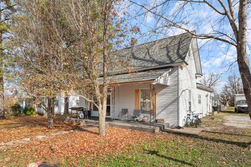 121 Nall Ave, Centerville, TN, 37033-1824 | Card Image