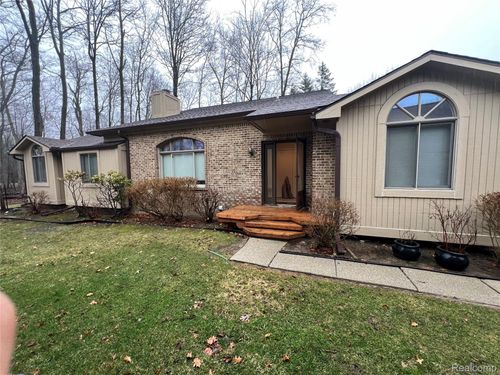 7420 Parkdale, West Bloomfield, MI, 48322-1086 | Card Image