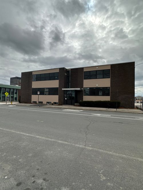 apt-4-530 Chestnut St, Manchester, NH, 03101-1425 | Card Image