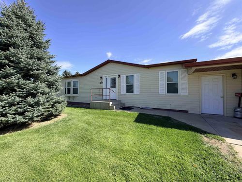 307 Beech Ave, Pine Bluffs, WY, 82082-5077 | Card Image