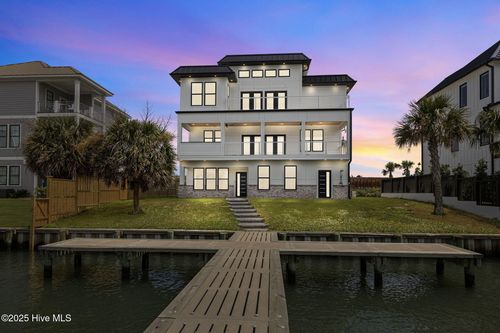 208 Radio Island Road, Morehead City, NC, 28557 | Card Image