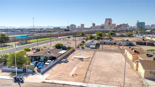 211 W Monroe Ave, Las Vegas, NV, 89106-3126 | Card Image