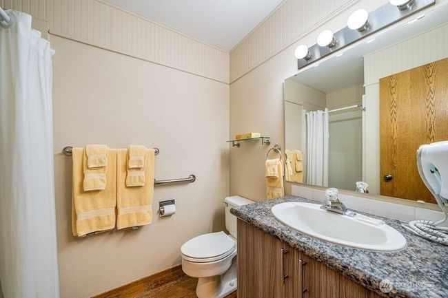 11352 - 103 N Park St, Home with 2 bedrooms, 1 bathrooms and null parking in Chelan WA | Image 6
