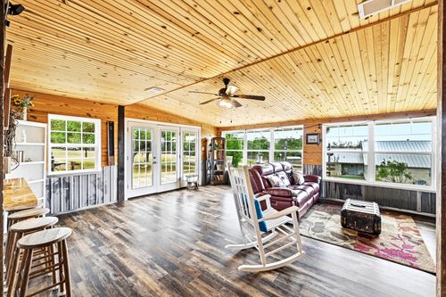 127 Klbj Rd, Smithville, TX, 78957-5706 | Card Image