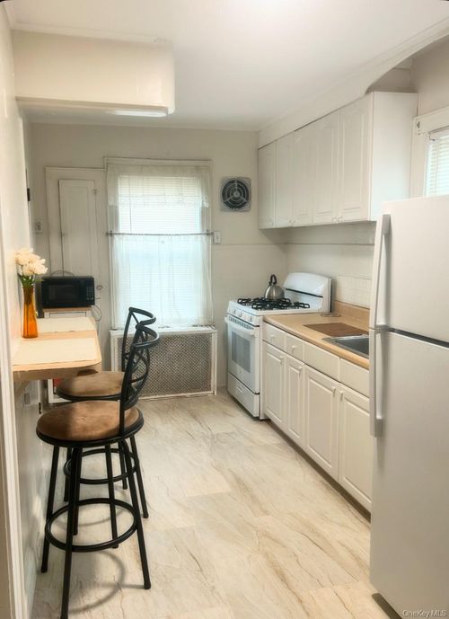 1fl-241 143rd Ave, Rosedale, NY, 11422-2011 | Card Image