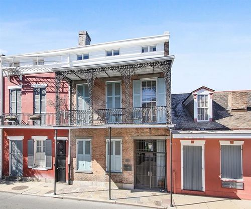 apt-6-425 Burgundy St, New Orleans, LA, 70112-3464 | Card Image
