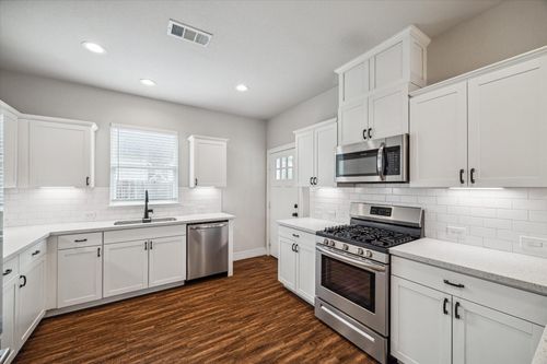 2515 Delafield St, Houston, TX, 77023-5107 | Card Image