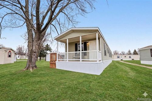 49611 Au Lac Dr E, Chesterfield, MI, 48051-3832 | Card Image