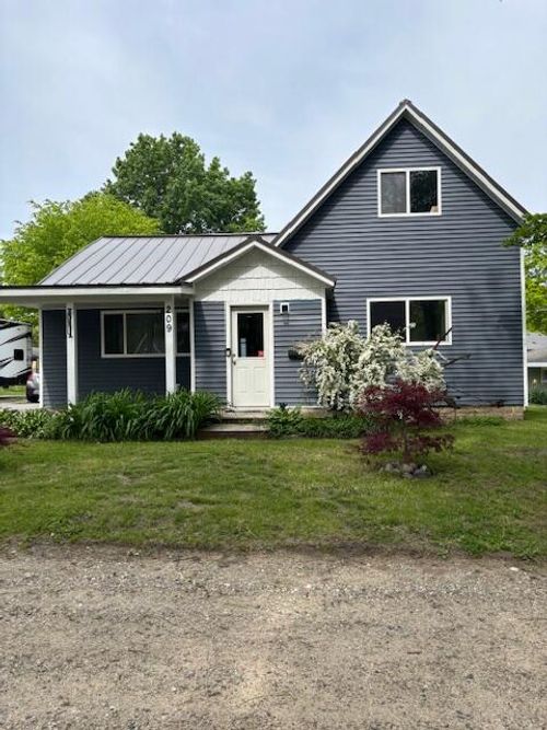 209 Lake Ave, Fremont, MI, 49412-1405 | Card Image