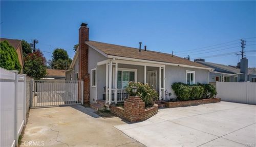 6418 Whitman Ave, Van Nuys, CA, 91406-6038 | Card Image