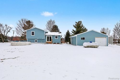 13933 Bliven Rd, Byron, MI, 48418-8802 | Card Image