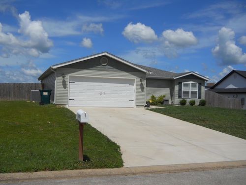424 Echo Valley Cir, Reeds Spring, MO, 65737-8589 | Card Image