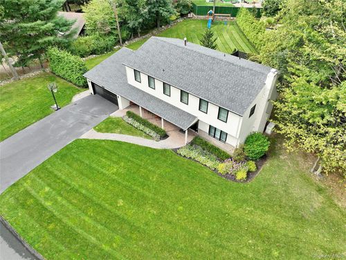 3 Lomond Ave, Chestnut Ridge, NY, 10977-6902 | Card Image