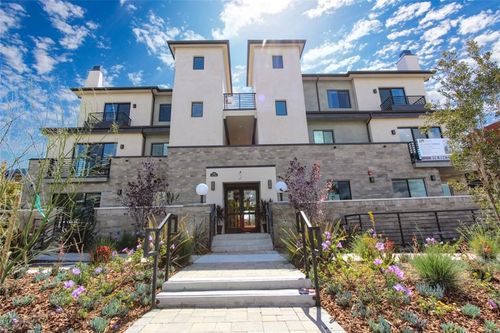 102-330 Salem St, Glendale, CA, 91203 | Card Image