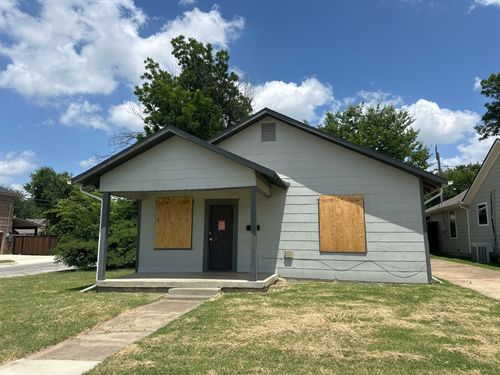 3301 Frazier Ave, Fort Worth, TX, 76110-3625 | Card Image