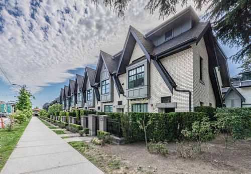 {{alt}} | Card Image