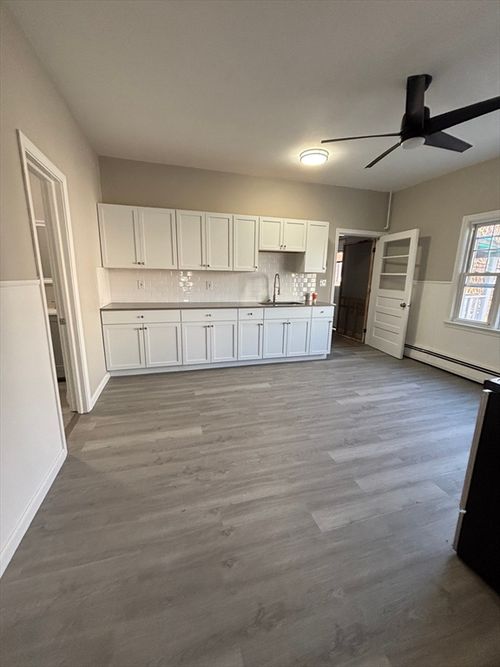 1-246 E Dwight St, Holyoke, MA, 01040-6140 | Card Image