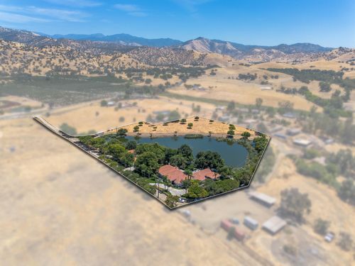 32933 Success Valley Dr, Porterville, CA, 93257-9646 | Card Image