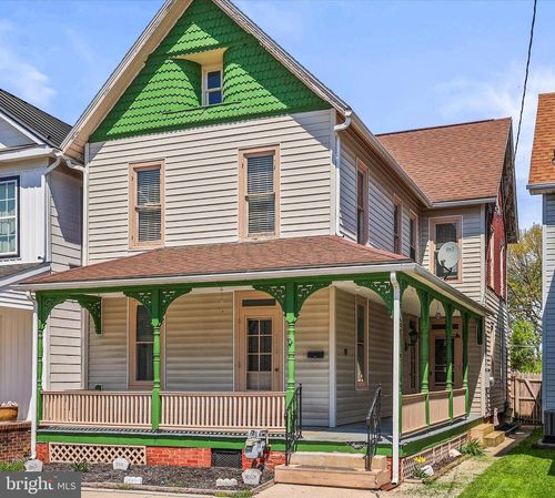 220 Locust Street, HANOVER, PA, 17331 | Card Image