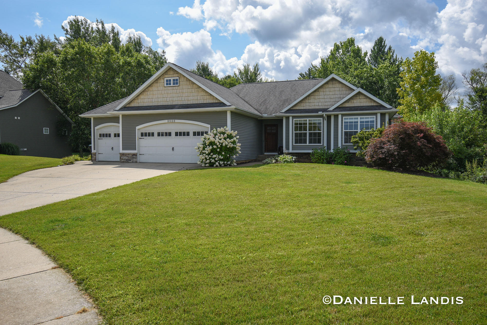 Daffodil Dr, Grand Rapids, MI 49534