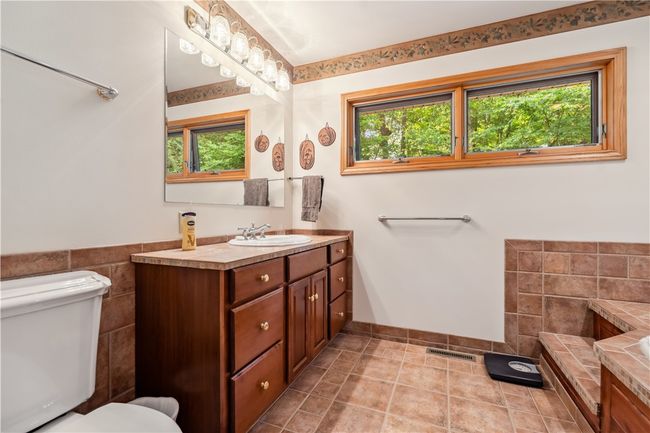 Ensuite bathroom | Image 20
