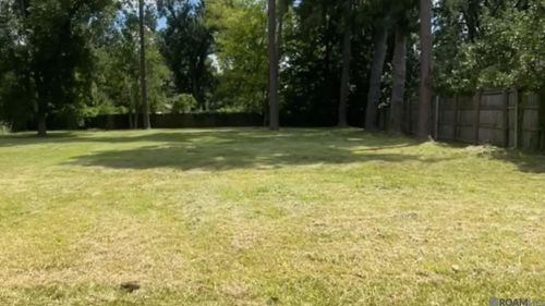 8860 Hill Dr, Baton Rouge, LA, 70809-2926 | Card Image