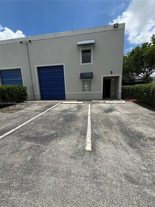 unit-4-10770 Nw 138th St, Hialeah Gardens, FL, 33018-1173 | Card Image