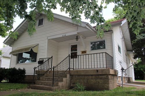 426 S Clinton St, Clinton, IL, 61727-2377 | Card Image