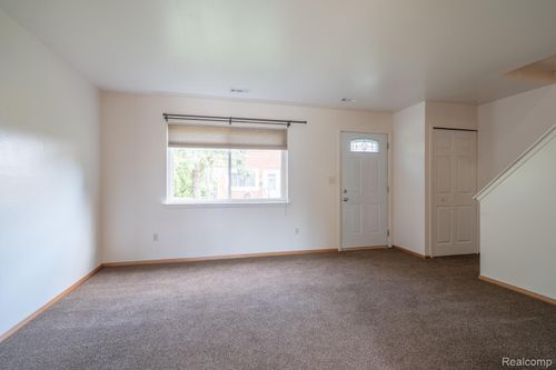20279 15 Mile Rd, Clinton Twp, MI, 48035-3410 | Card Image