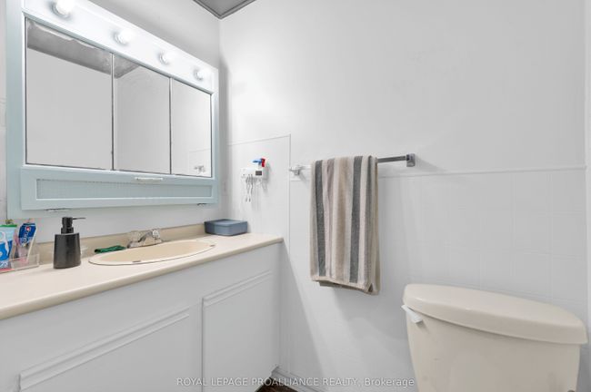 27 Thurlow Queen St, House other with 4 bedrooms, 1 bathrooms and 2 parking in Plainfield ON | Image 15
