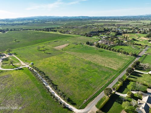 211 White Oak Rd, SANTA YNEZ, CA, 93460-9649 | Card Image