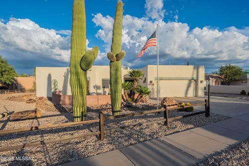 85 S Camino Holgado, Green Valley, AZ, 85614-2862 | Card Image