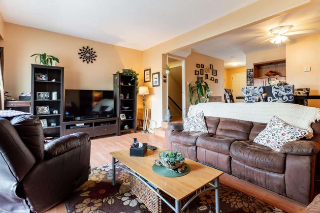 6736 Kneale Place, Townhouse with 3 bedrooms, 1 bathrooms and 1 parking in Burnaby BC | Image 6