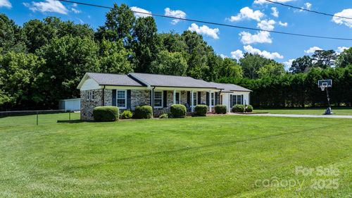 50 Isenhour Park Rd, Taylorsville, NC, 28681-8986 | Card Image