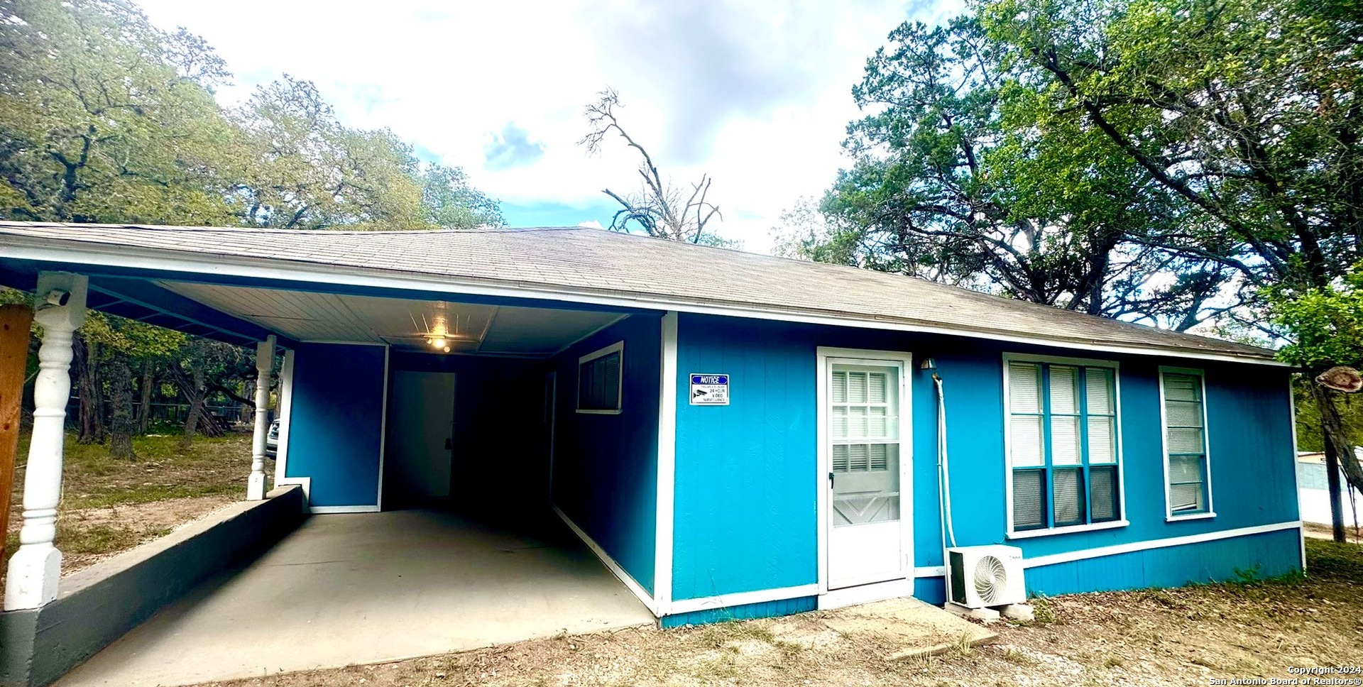 Avenue M , Lakehills, TX 78063