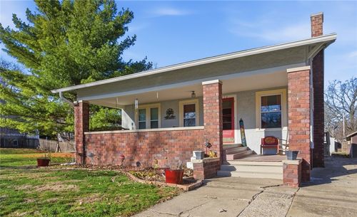 956 10th St, Charleston, IL, 61920-2859 | Card Image