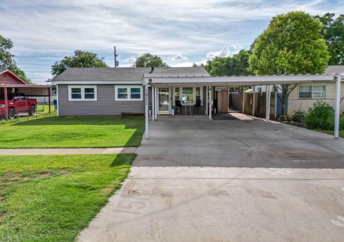 1511 Dallas St, Plainview, TX, 79072-4749 | Card Image