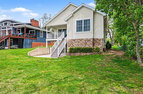584 Lyon Lake Rd, Marshall, MI, 49068-8210 | Card Image