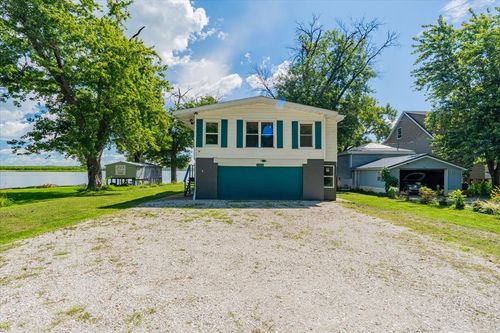 16032 N Portage St, Chillicothe, IL, 61523-9201 | Card Image