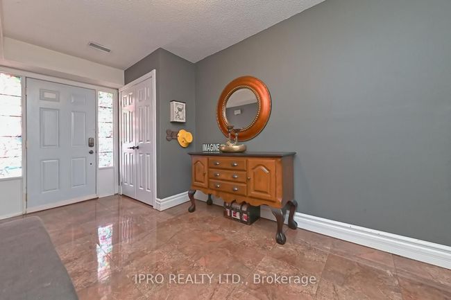 40 Stornwood Crt, Condo with 3 bedrooms, 3 bathrooms and 1 parking in Brampton ON | Image 4